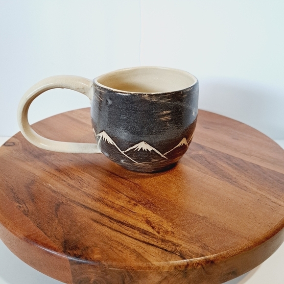 Hand Thrown Exaggerated Handle Landcape Mug‎ - Picture 5 of 5